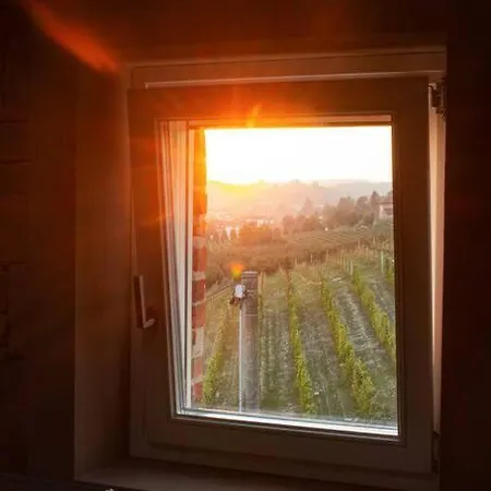 Ca' Rossa - Newly Restored Vineyard Holiday Home *
